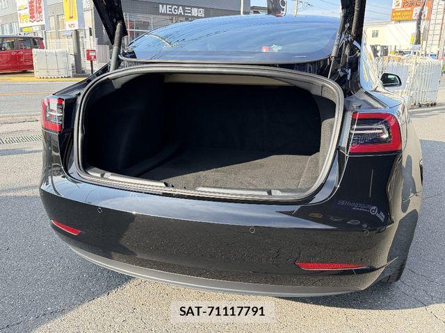 Tesla MODEL 3 2022-03 8563813-12