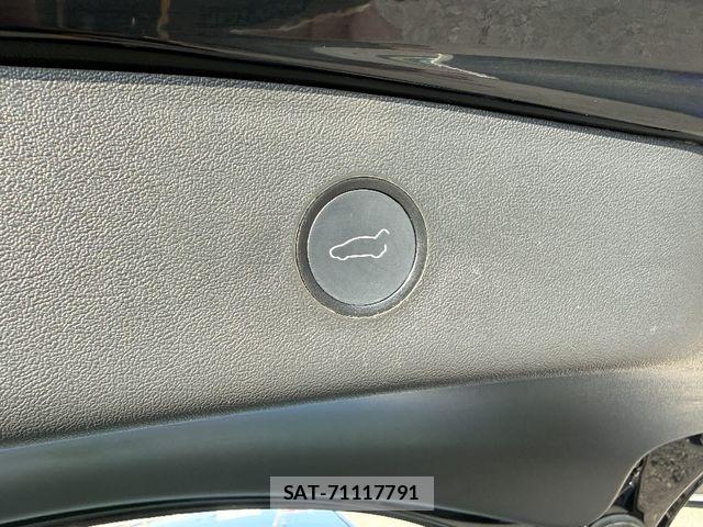 Tesla MODEL 3 2022-03 8563813-13
