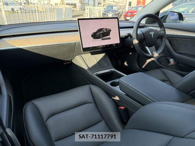 Tesla MODEL 3 2022-03 8563813-19