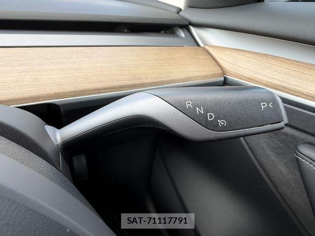 Tesla MODEL 3 2022-03 8563813-23