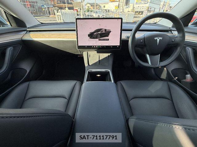 Tesla MODEL 3 2022-03 8563813-2