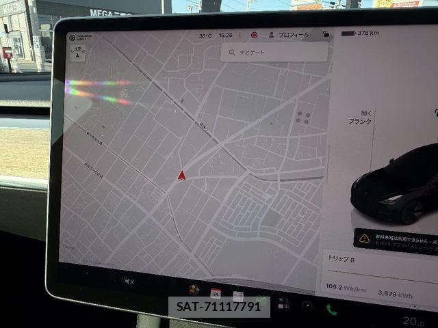 Tesla MODEL 3 2022-03 8563813-29
