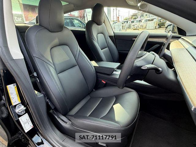 Tesla MODEL 3 2022-03 8563813-3