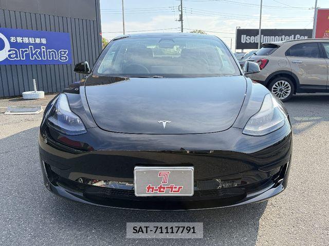 Tesla MODEL 3 2022-03 8563813-6