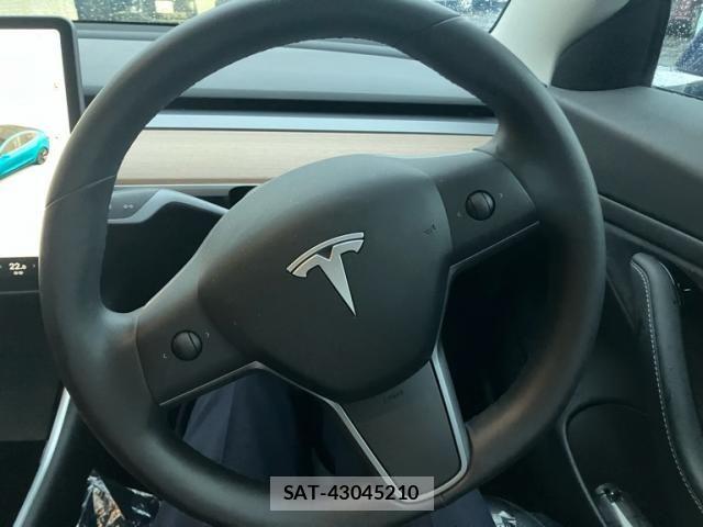 Tesla MODEL 3 2019-12 8563816-13