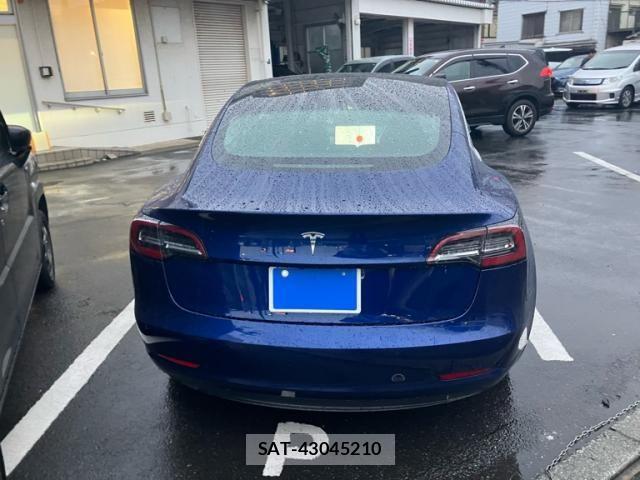 Tesla MODEL 3 2019-12 8563816-4