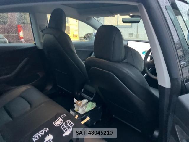 Tesla MODEL 3 2019-12 8563816-7