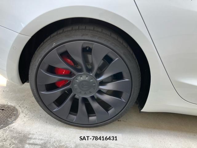 Tesla MODEL 3 2021-06 8563811-9