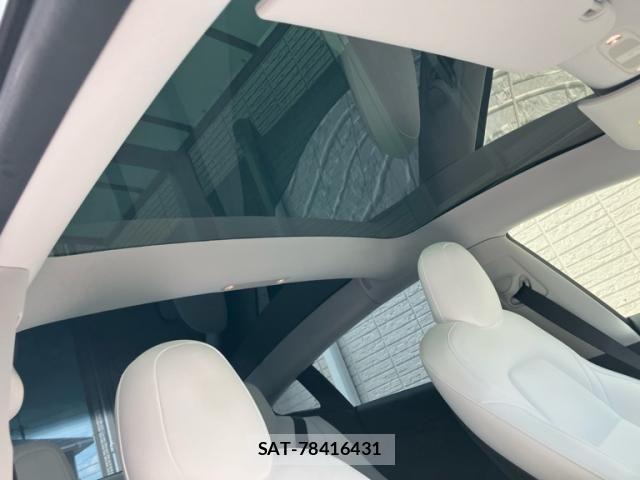Tesla MODEL 3 2021-06 8563811-12