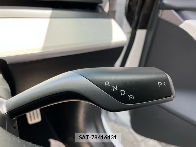 Tesla MODEL 3 2021-06 8563811-22