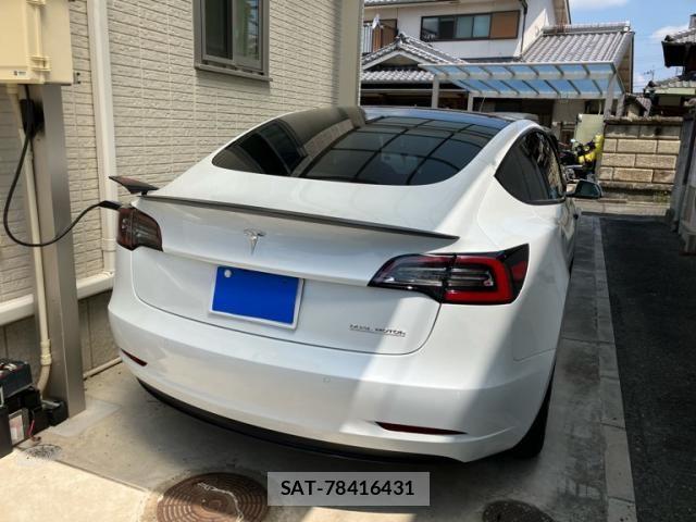 Tesla MODEL 3 2021-06 8563811-2