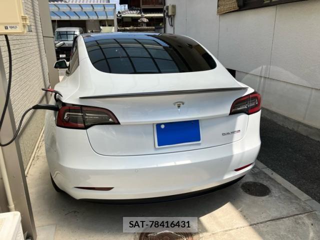 Tesla MODEL 3 2021-06 8563811-3