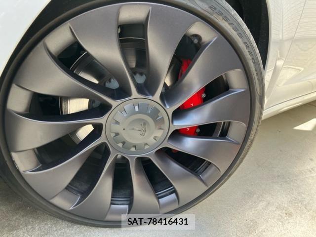Tesla MODEL 3 2021-06 8563811-7