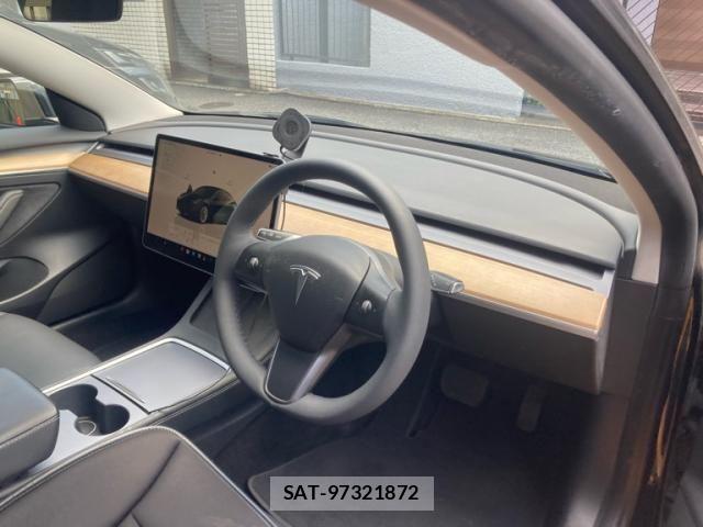 Tesla MODEL 3 2022-06 8563814-10
