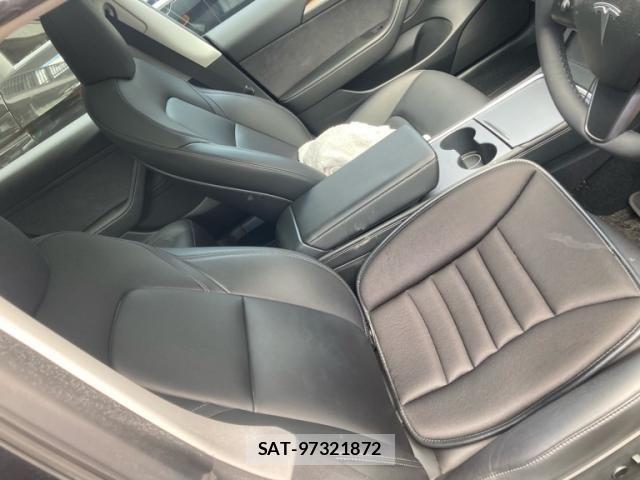 Tesla MODEL 3 2022-06 8563814-11