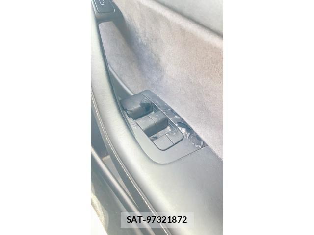 Tesla MODEL 3 2022-06 8563814-16