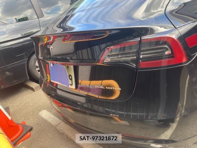 Tesla MODEL 3 2022-06 8563814-2