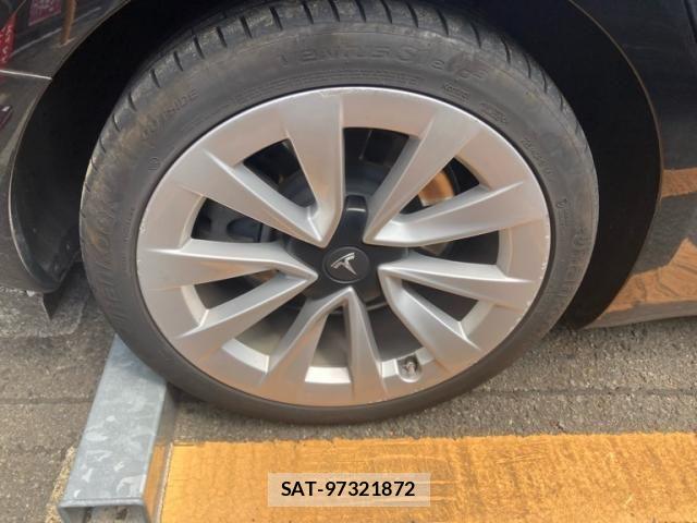 Tesla MODEL 3 2022-06 8563814-4