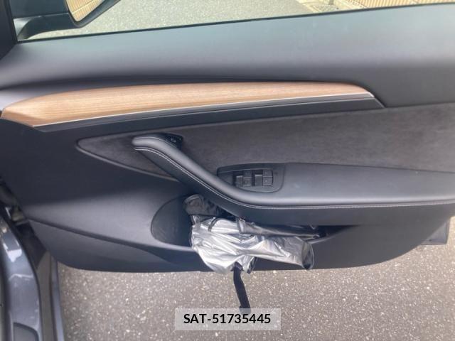 Tesla MODEL 3 2022-06 8629366-10