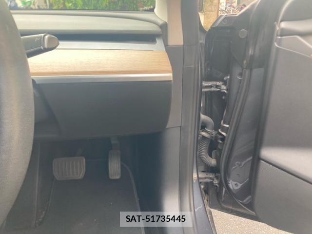 Tesla MODEL 3 2022-06 8629366-12