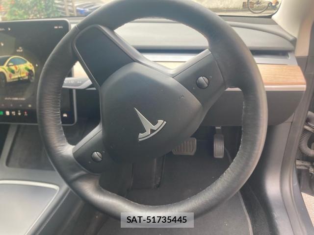 Tesla MODEL 3 2022-06 8629366-13