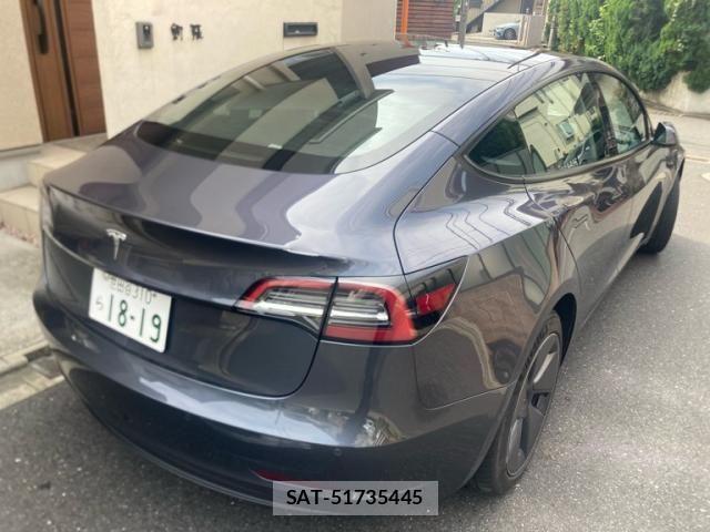 Tesla MODEL 3 2022-06 8629366-2