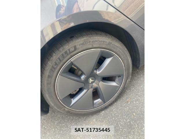 Tesla MODEL 3 2022-06 8629366-5