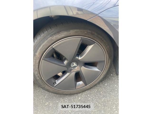 Tesla MODEL 3 2022-06 8629366-6
