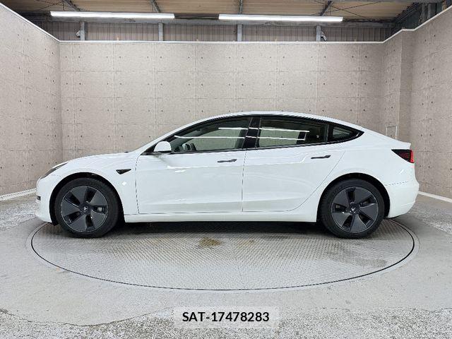 Tesla MODEL 3 2022-06 8667032-9