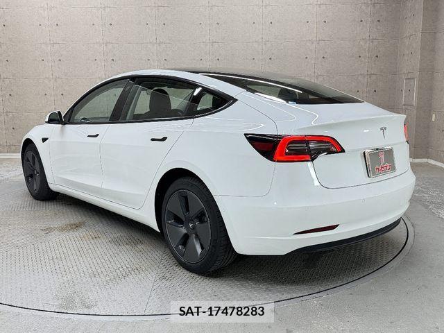 Tesla MODEL 3 2022-06 8667032-10