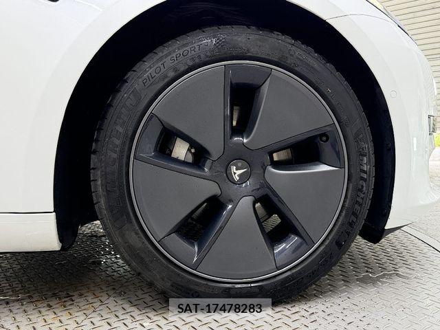 Tesla MODEL 3 2022-06 8667032-19