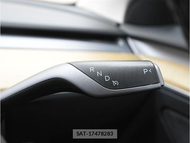 Tesla MODEL 3 2022-06 8667032-24
