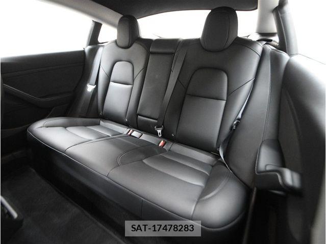 Tesla MODEL 3 2022-06 8667032-5