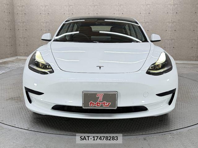 Tesla MODEL 3 2022-06 8667032-6