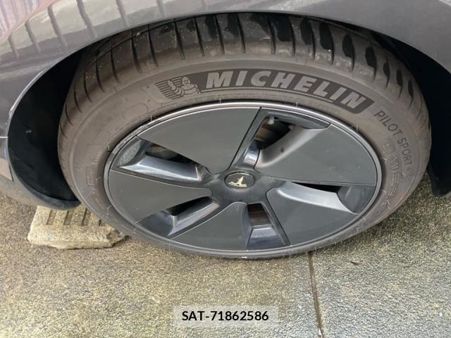 Tesla MODEL 3 2022-09 8667031-5