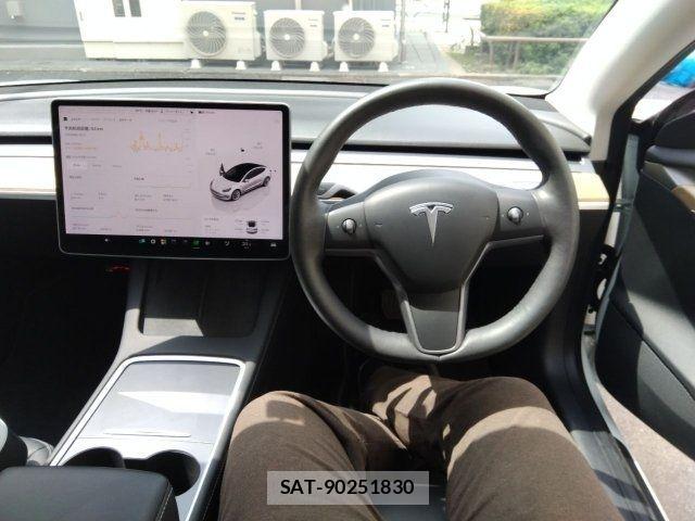 Tesla MODEL 3 2022-03 8686791-1