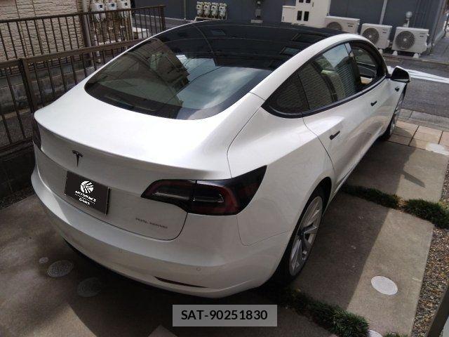 Tesla MODEL 3 2022-03 8686791-2