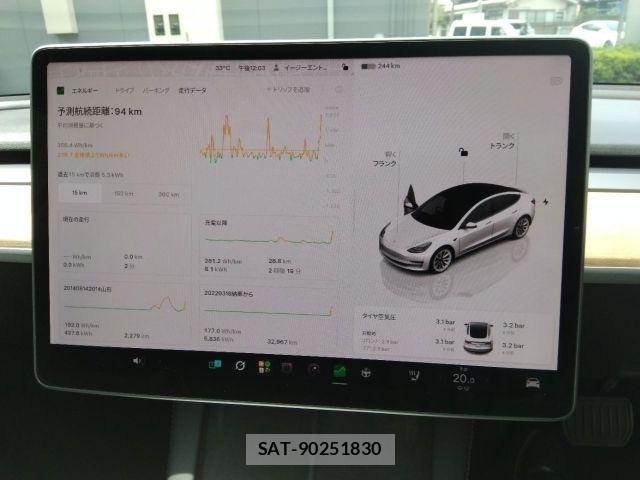 Tesla MODEL 3 2022-03 8686791-3