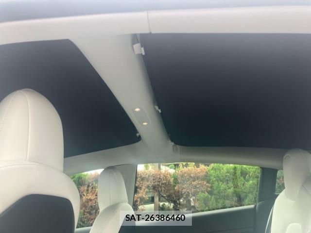 Tesla MODEL 3 2022-02 8746353-16