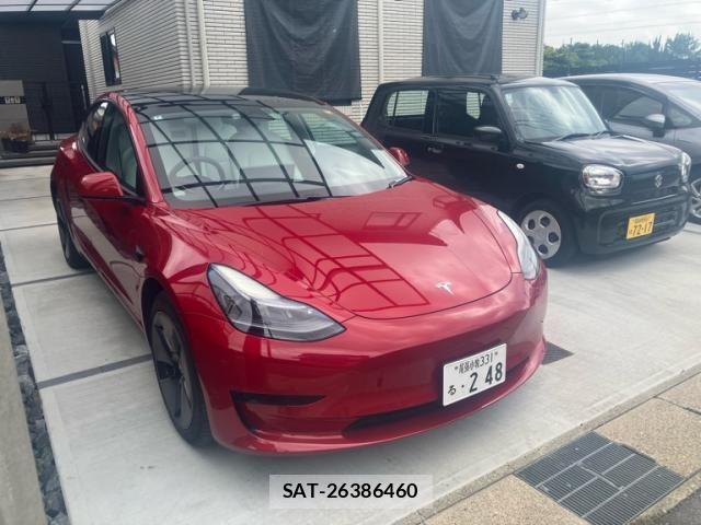 Tesla MODEL 3 2022-02 8746353-1