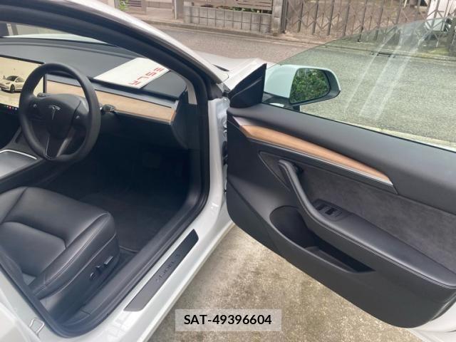 Tesla MODEL 3 2022-03 8782358-15