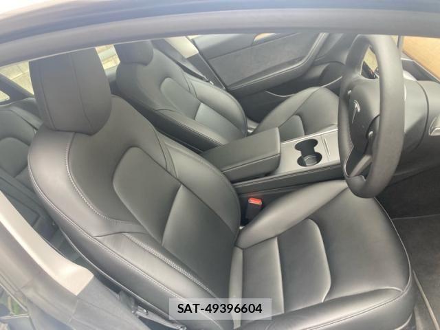 Tesla MODEL 3 2022-03 8782358-18