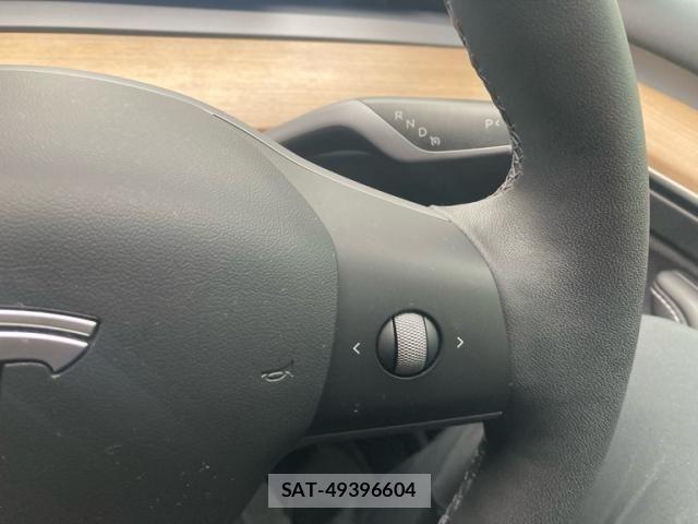 Tesla MODEL 3 2022-03 8782358-20