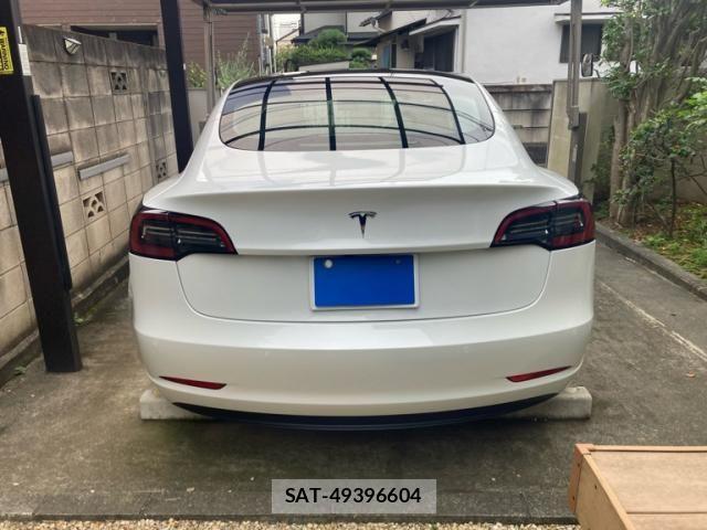 Tesla MODEL 3 2022-03 8782358-5
