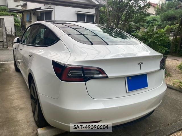Tesla MODEL 3 2022-03 8782358-6