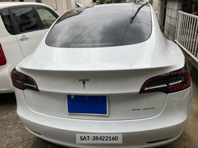 Tesla MODEL 3 2022-03 8782364-9