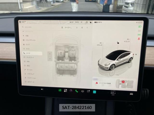 Tesla MODEL 3 2022-03 8782364-17