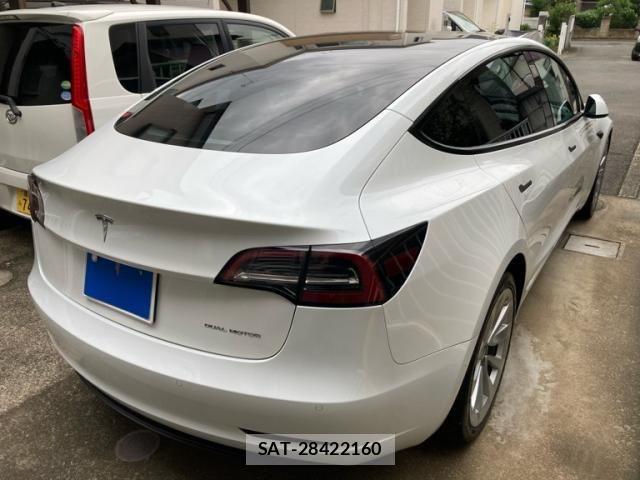 Tesla MODEL 3 2022-03 8782364-8