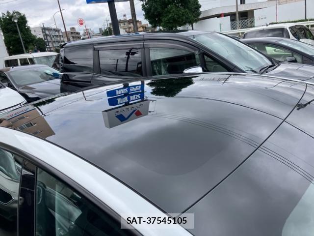 Tesla MODEL 3 2022-08 8782365-11