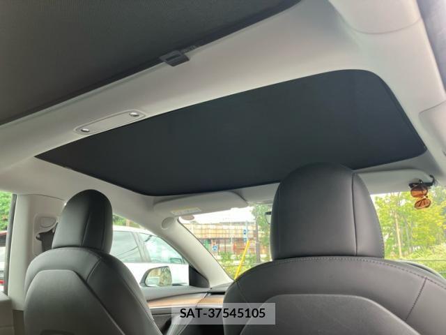 Tesla MODEL 3 2022-08 8782365-16